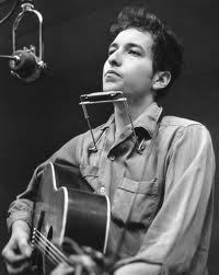 Joni Mitchell calls Bob Dylan a Plagiarist